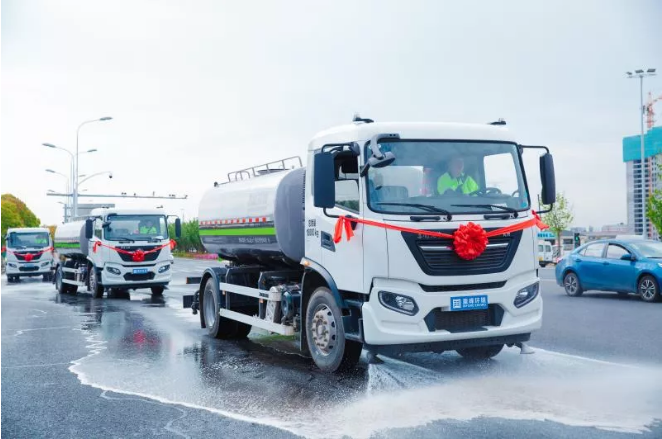 新时代中国城市美容师！USDT钱包环境新能源环卫车可减排4.5万吨污染物